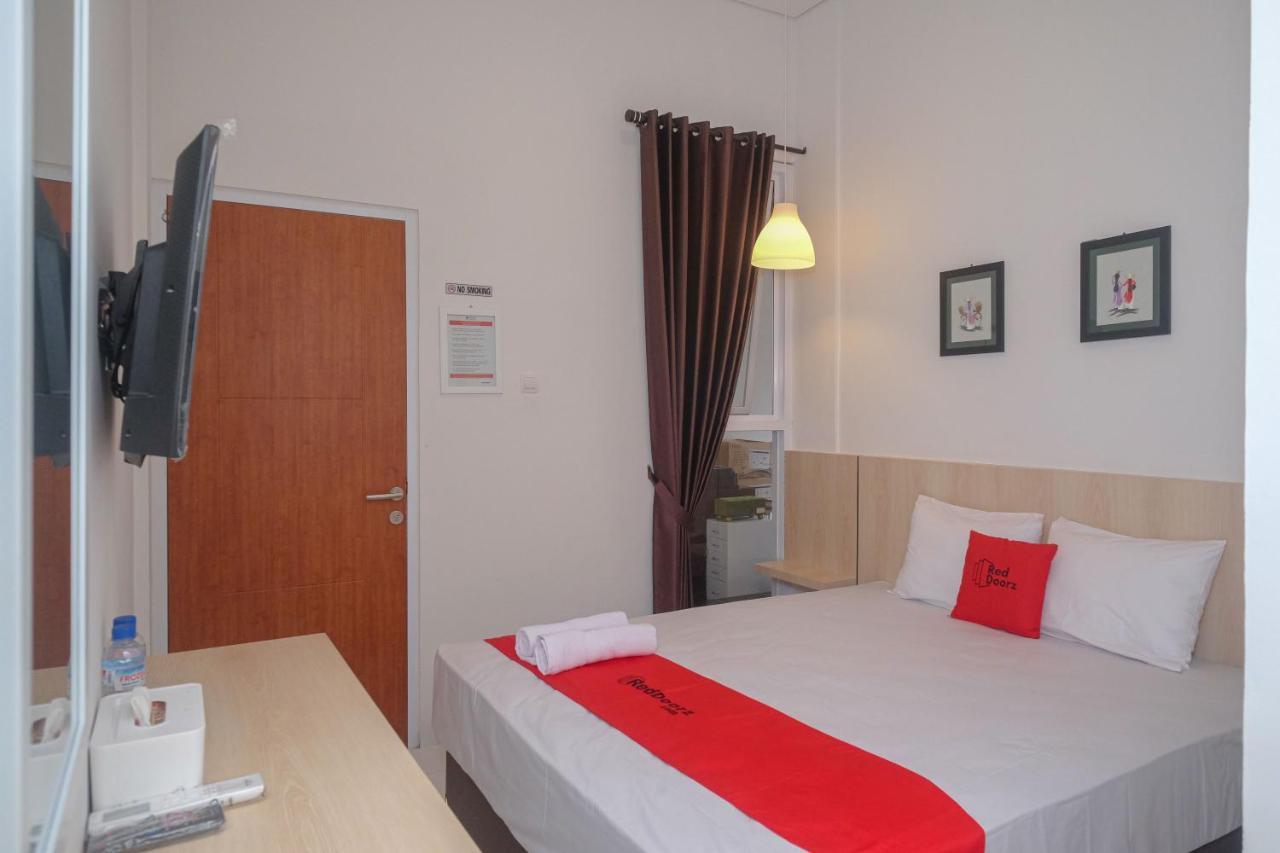 Reddoorz Syariah @ Tlogosari Semarang Hotel Alastuwo Екстериор снимка