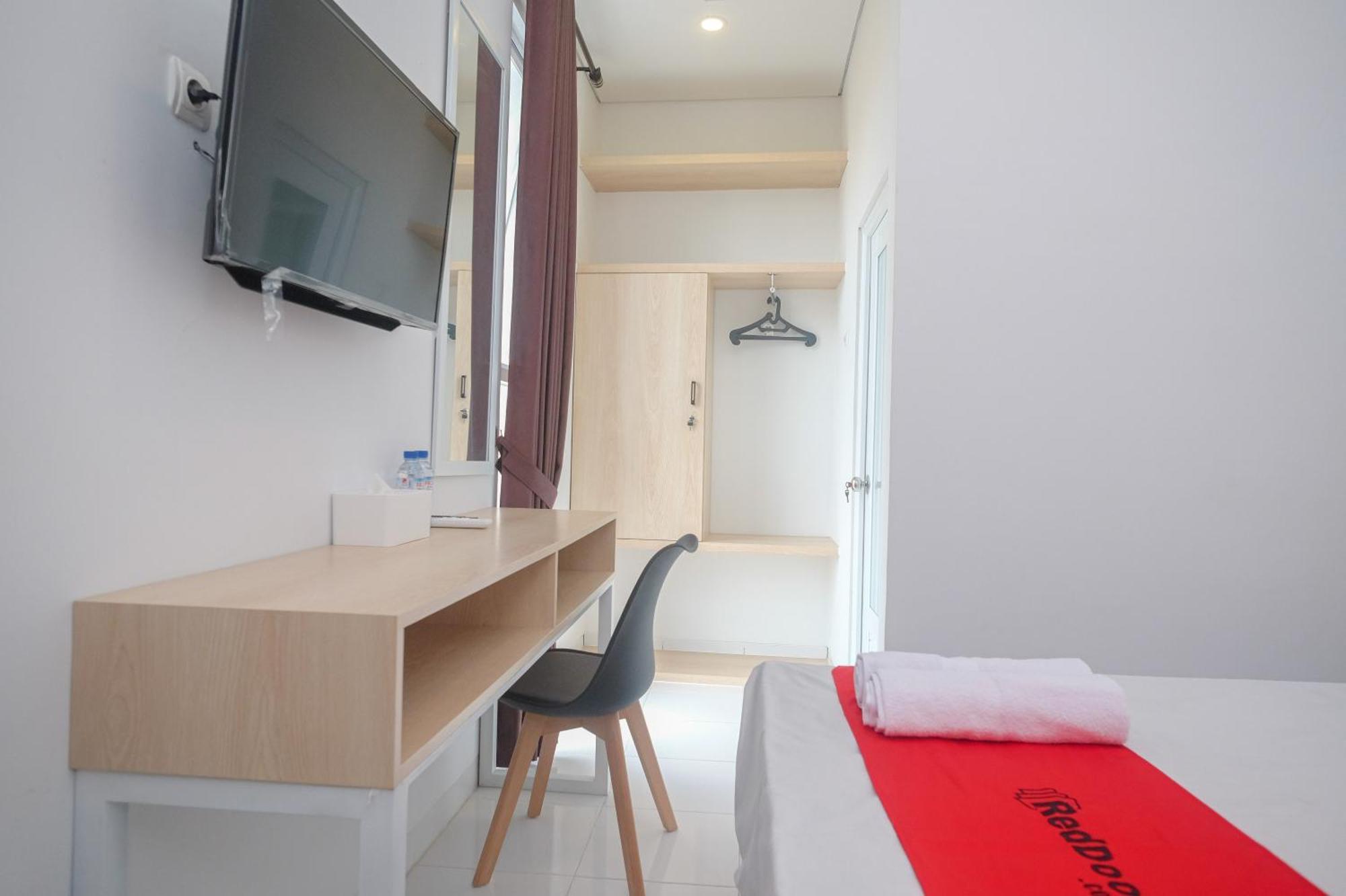 Reddoorz Syariah @ Tlogosari Semarang Hotel Alastuwo Екстериор снимка